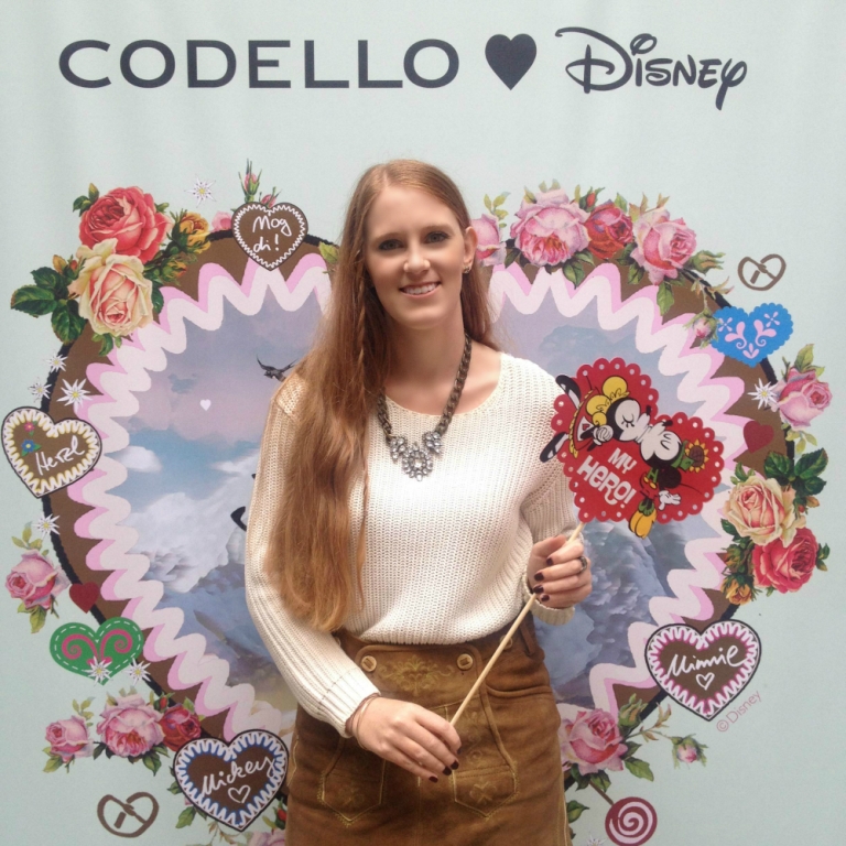 Codello-Muenchen-Disney-I-mog-di-Kollektion-2015-Blogger-Schal-Micky-Minnie-Mouse-Claudia-Wagner-Lebensgefuehle-Blogger